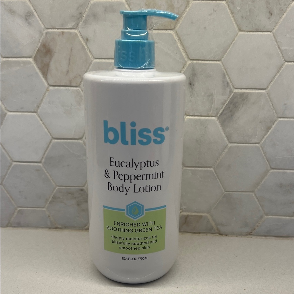 Bliss Eucalyptus & Peppermint Body Lotion - White and Light Blue